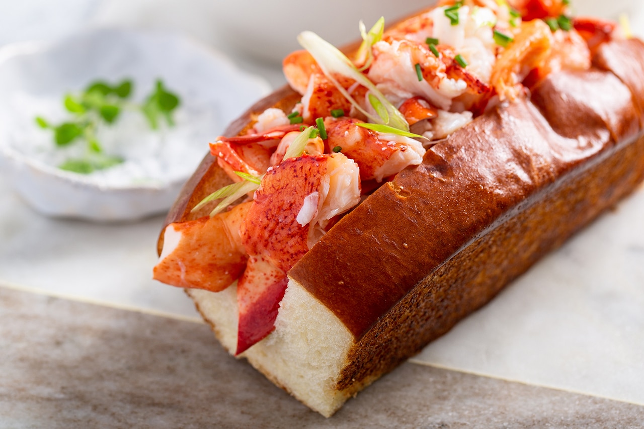Simple Brown Butter Lobster Roll Recipe x